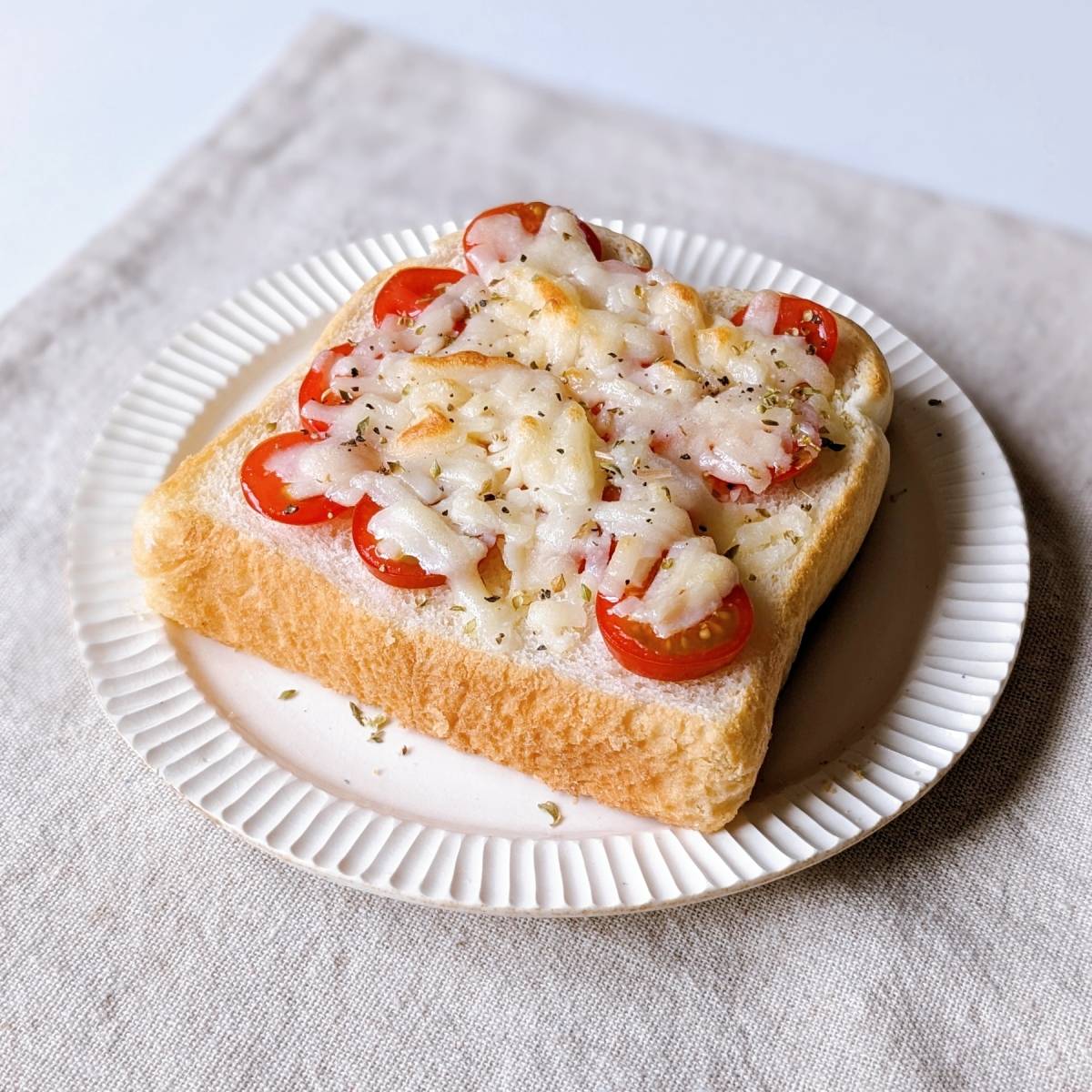 ヤマザキ公式の「トマトチーズトースト」のレシピ