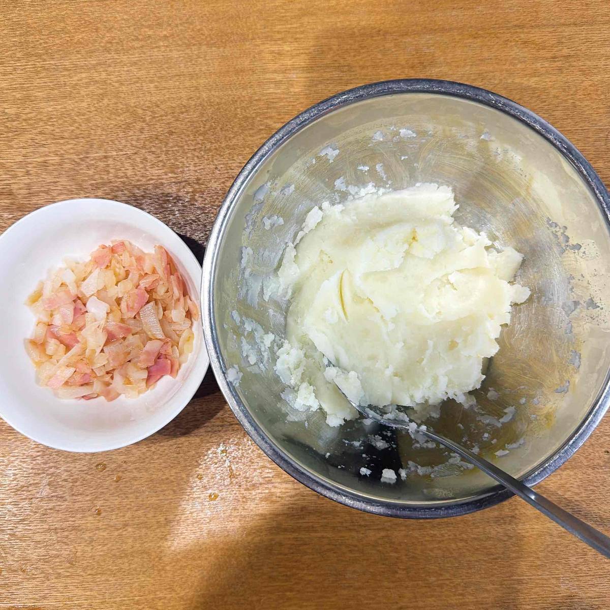 JAグループ公式の「ジャガイモのとろ〜りチーズもち」のレシピ