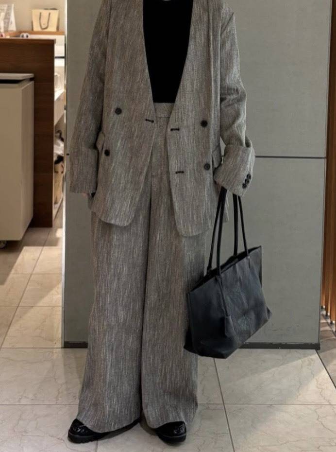 ツイードジャケットとパンツのセットアップ