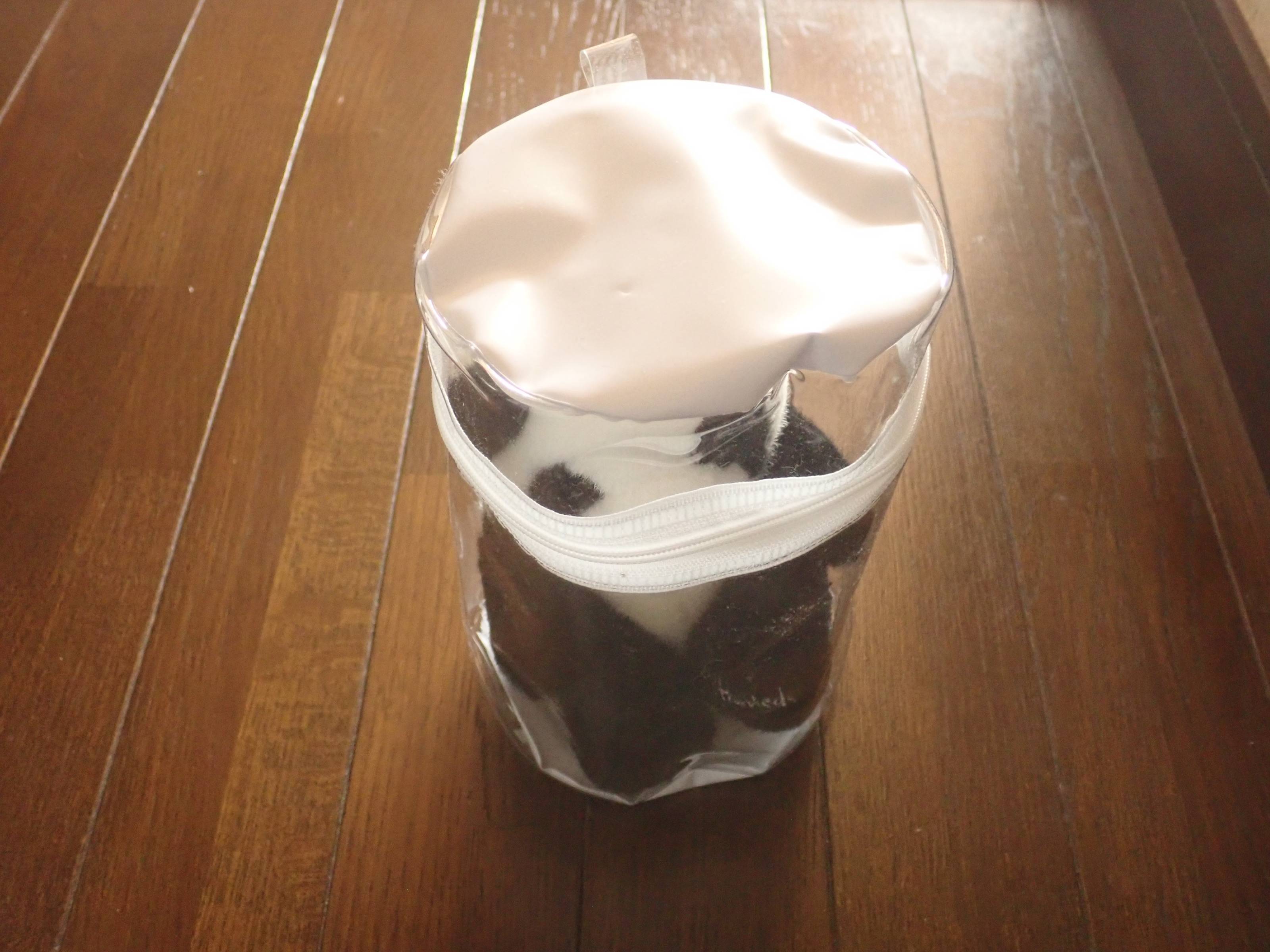 ダイソーのぬいポーチ(円筒)