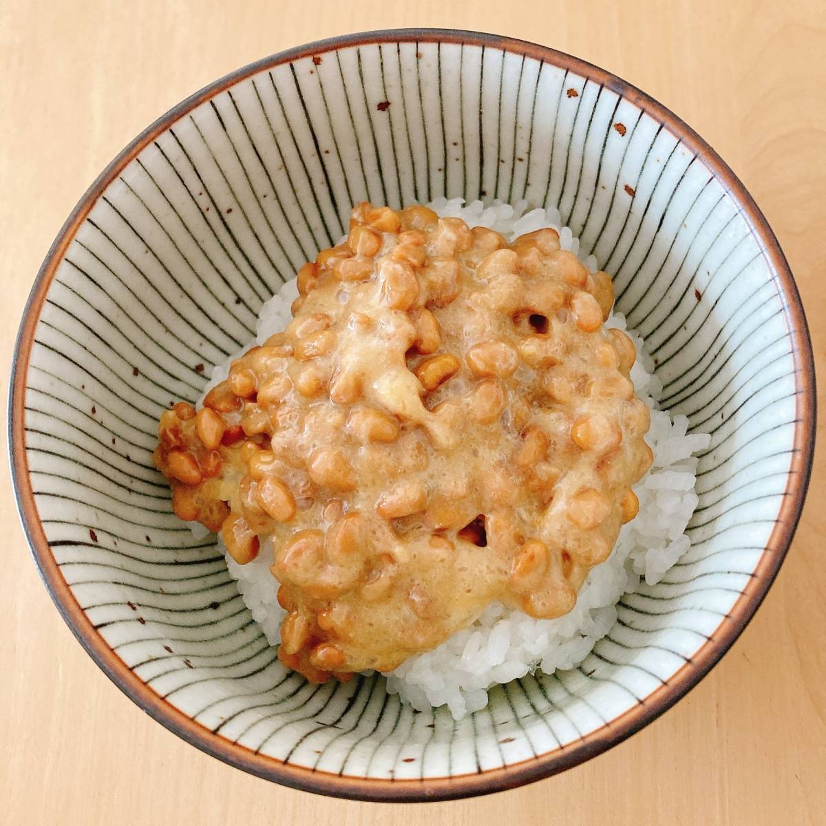 タカノフーズ公式の「納豆とスタミナにんにく味噌和え」のレシピ