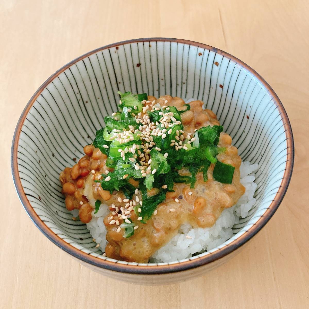 タカノフーズ公式の「納豆とスタミナにんにく味噌和え」のレシピ