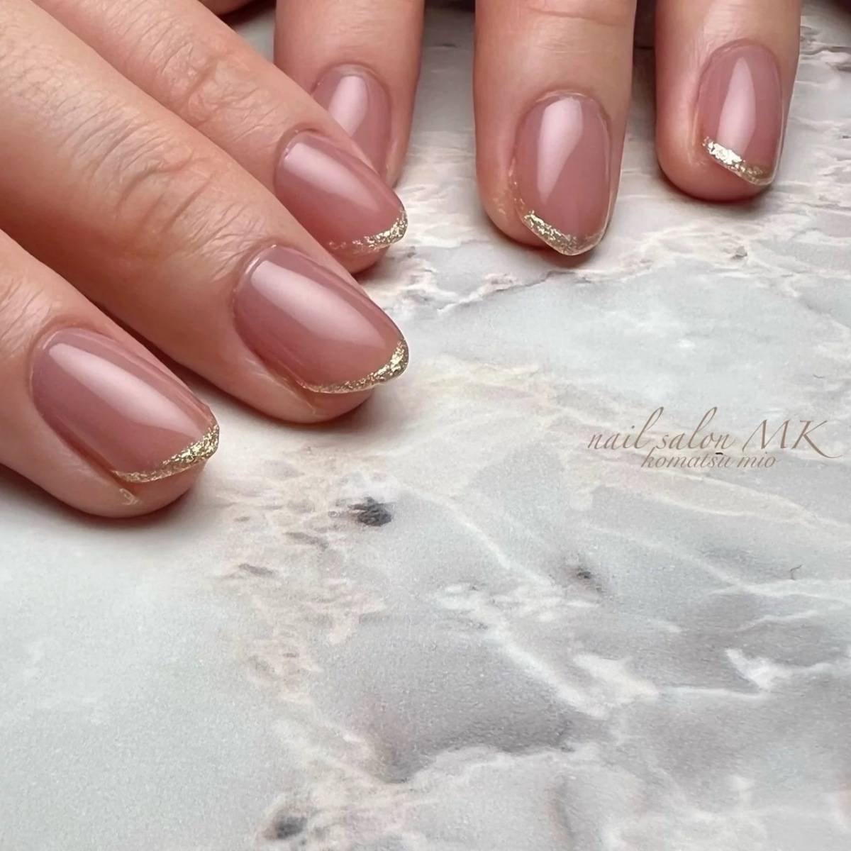 ゴールドフレンチのピンクネイル