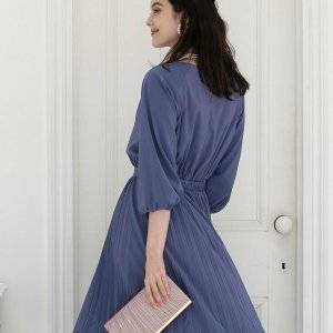 ピンクのバッグを使った冬コーデ10選♪モノトーン以外にもOK！