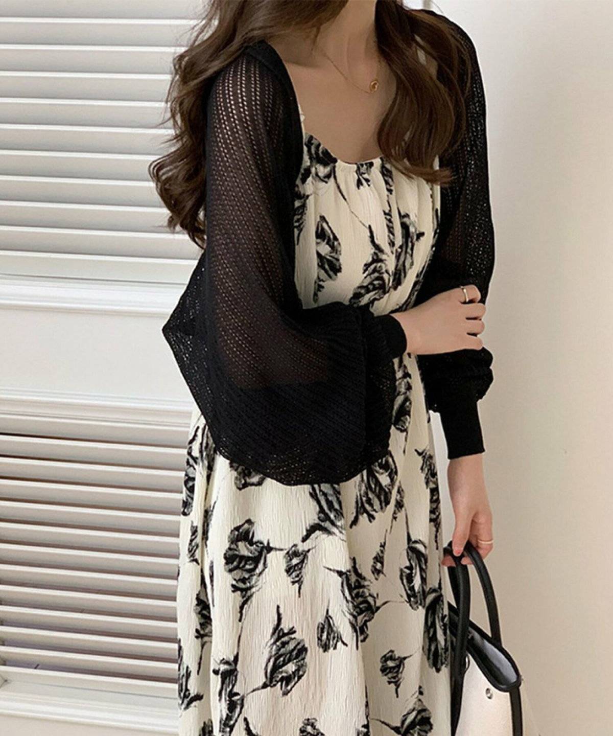 初夏コーデの女性