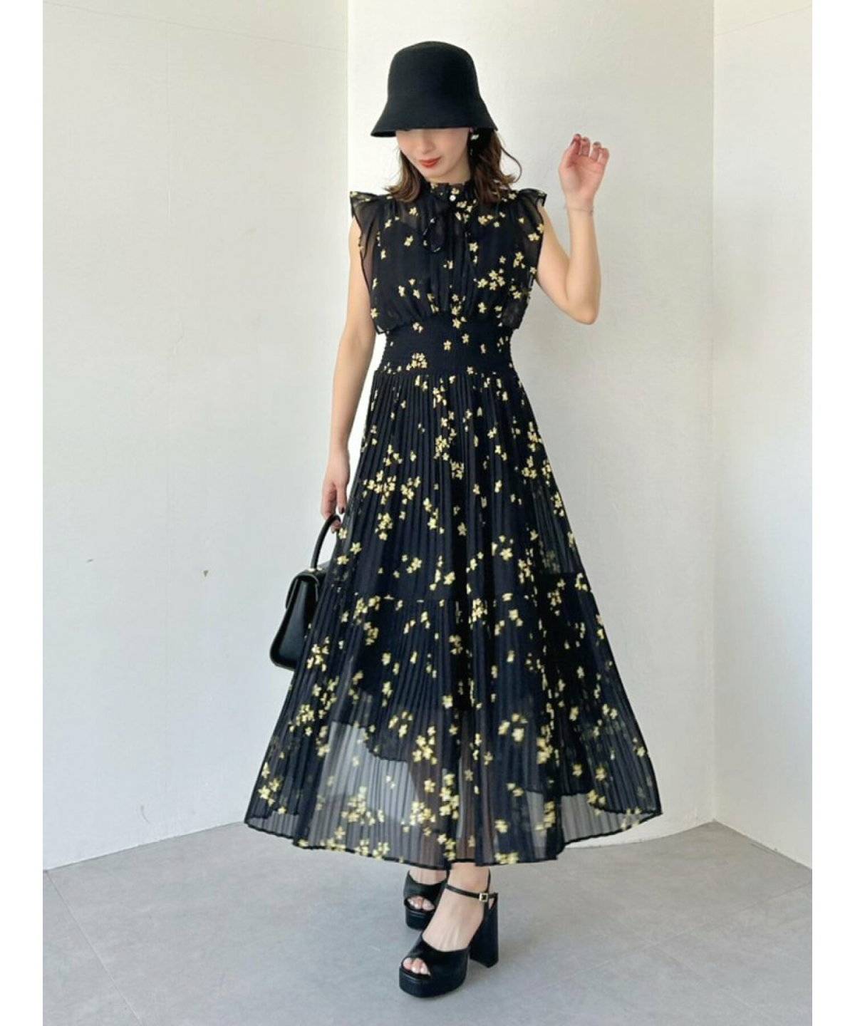 シフォンワンピースコーデ