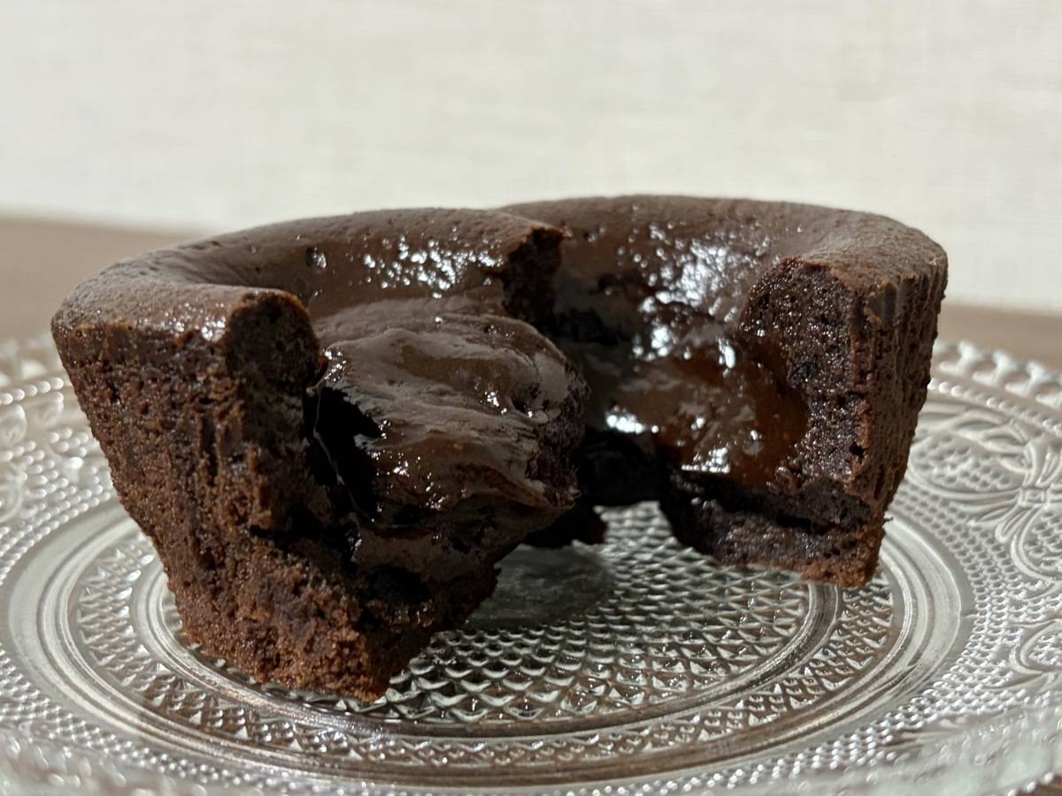 中からショコラが溶け出すよ♡