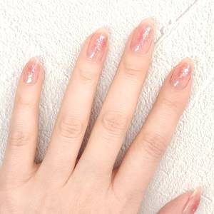 抜け感が最高に今っぽい。不器用さんに向け「チークネイル」のやり方