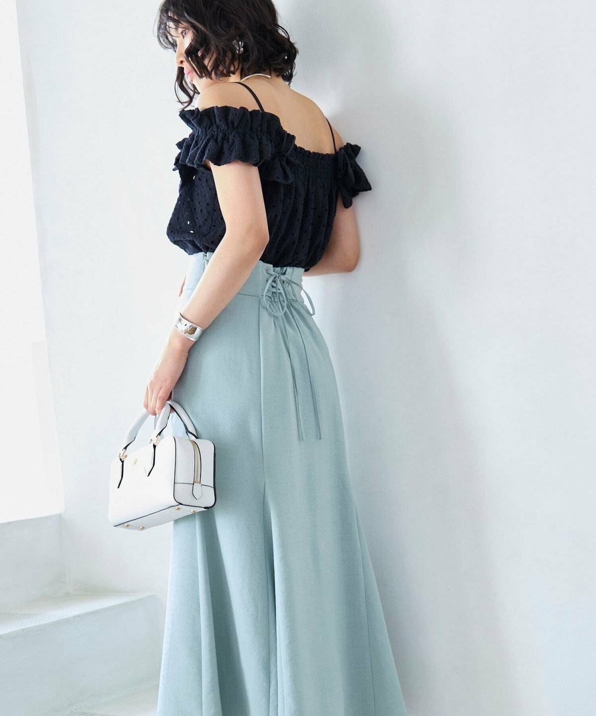 夏コーデの女性