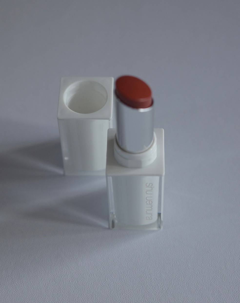 シュウ ウエムラ「キヌケアヌード」