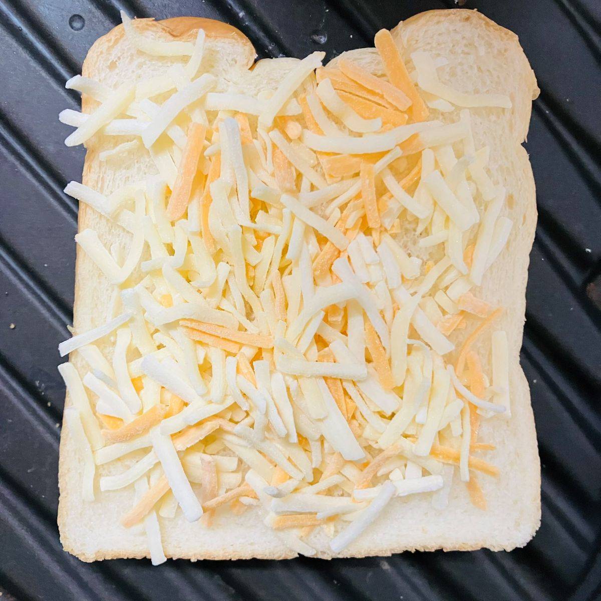 ヤマザキ公式の「ベーコンエッグチーズトースト」のレシピ