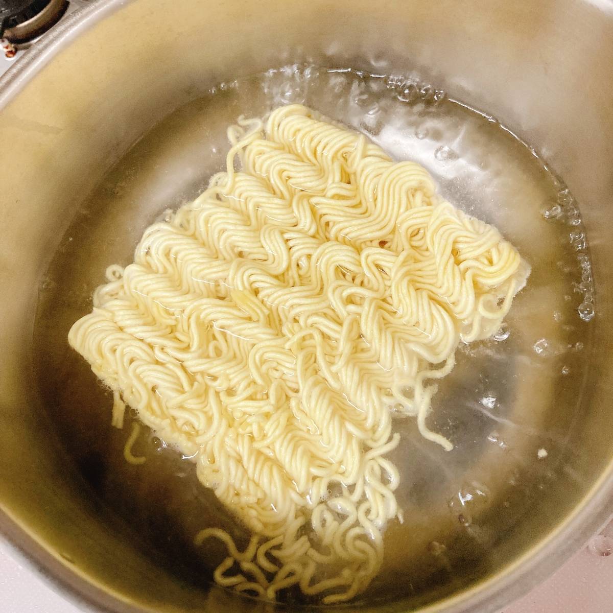 JAグループ公式の「もやしとニラのトマトラーメン」のレシピ