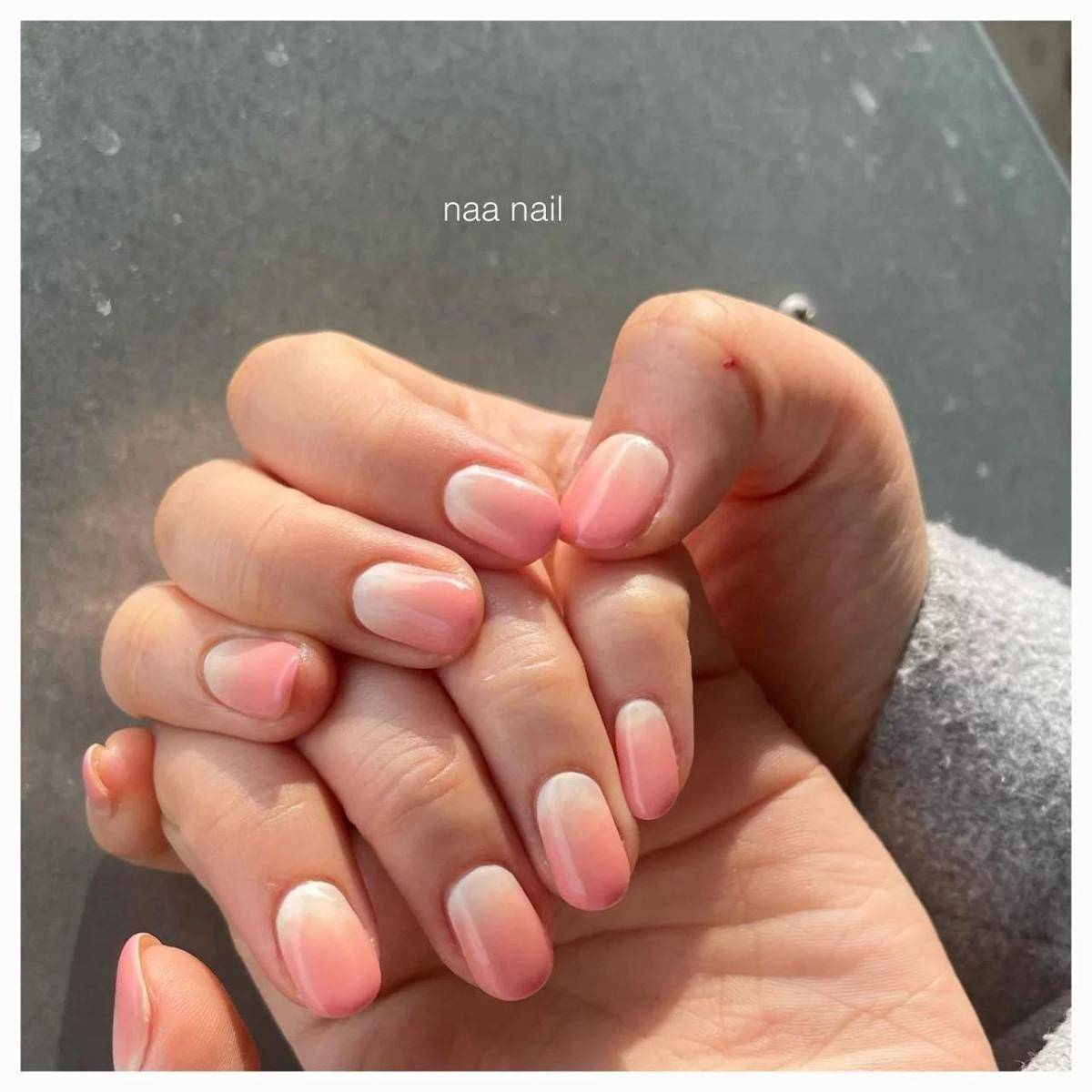 桜もちのような春色グラデネイル