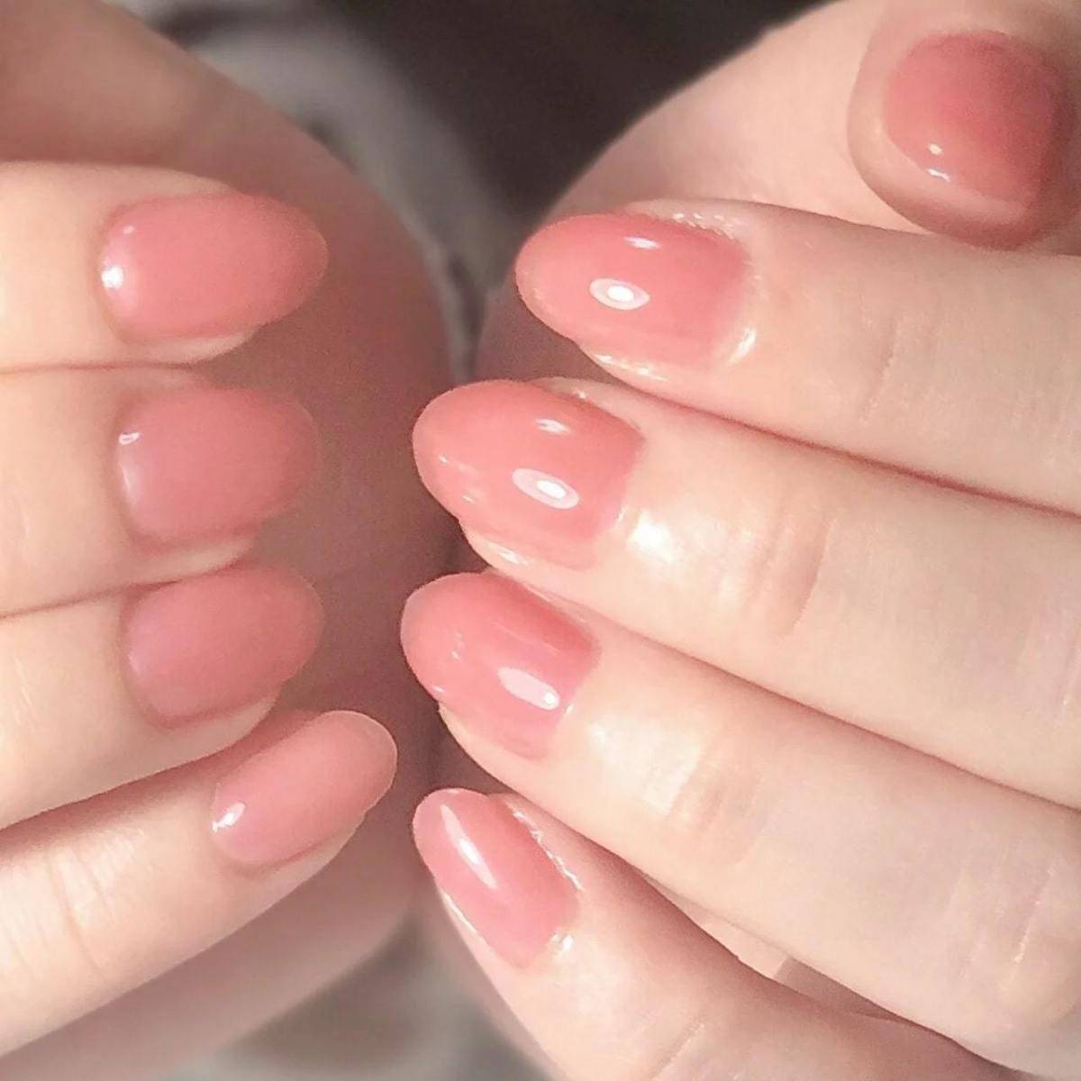 ルージュピンクのうる艶ワンカラーネイル