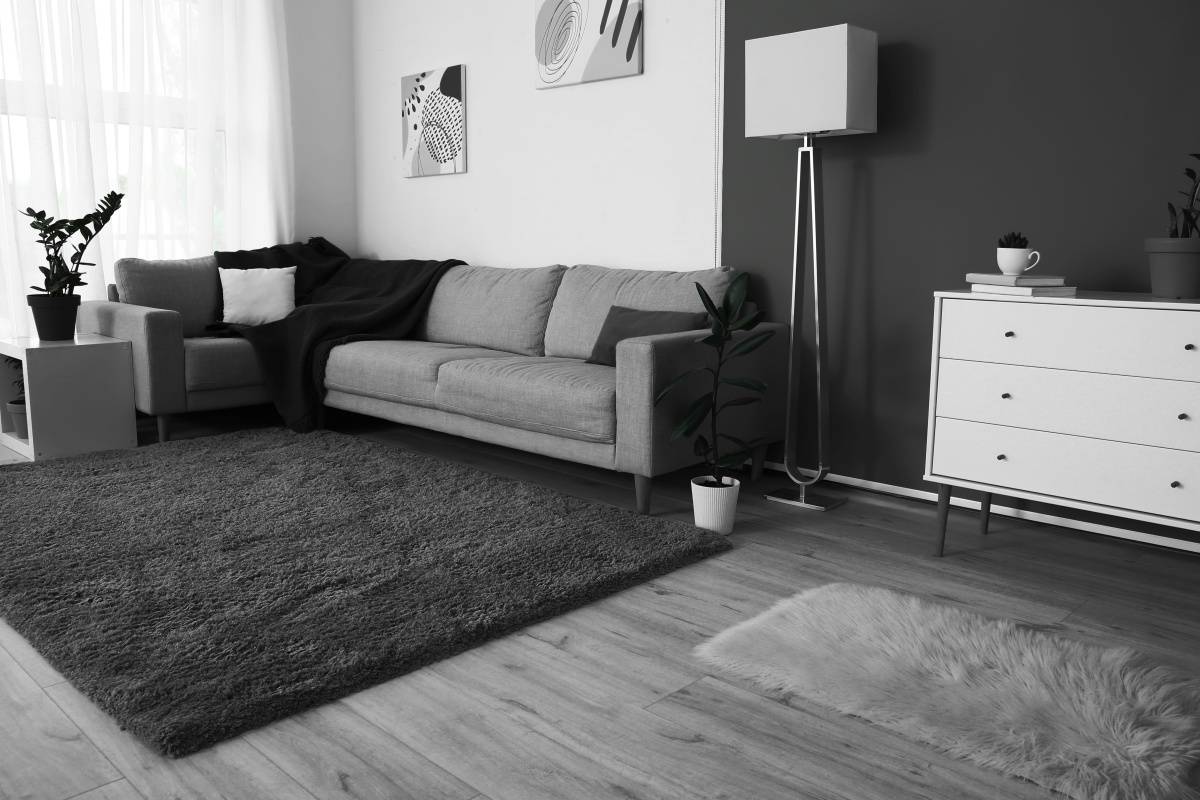 南西　人気運　下がる　黒いマット