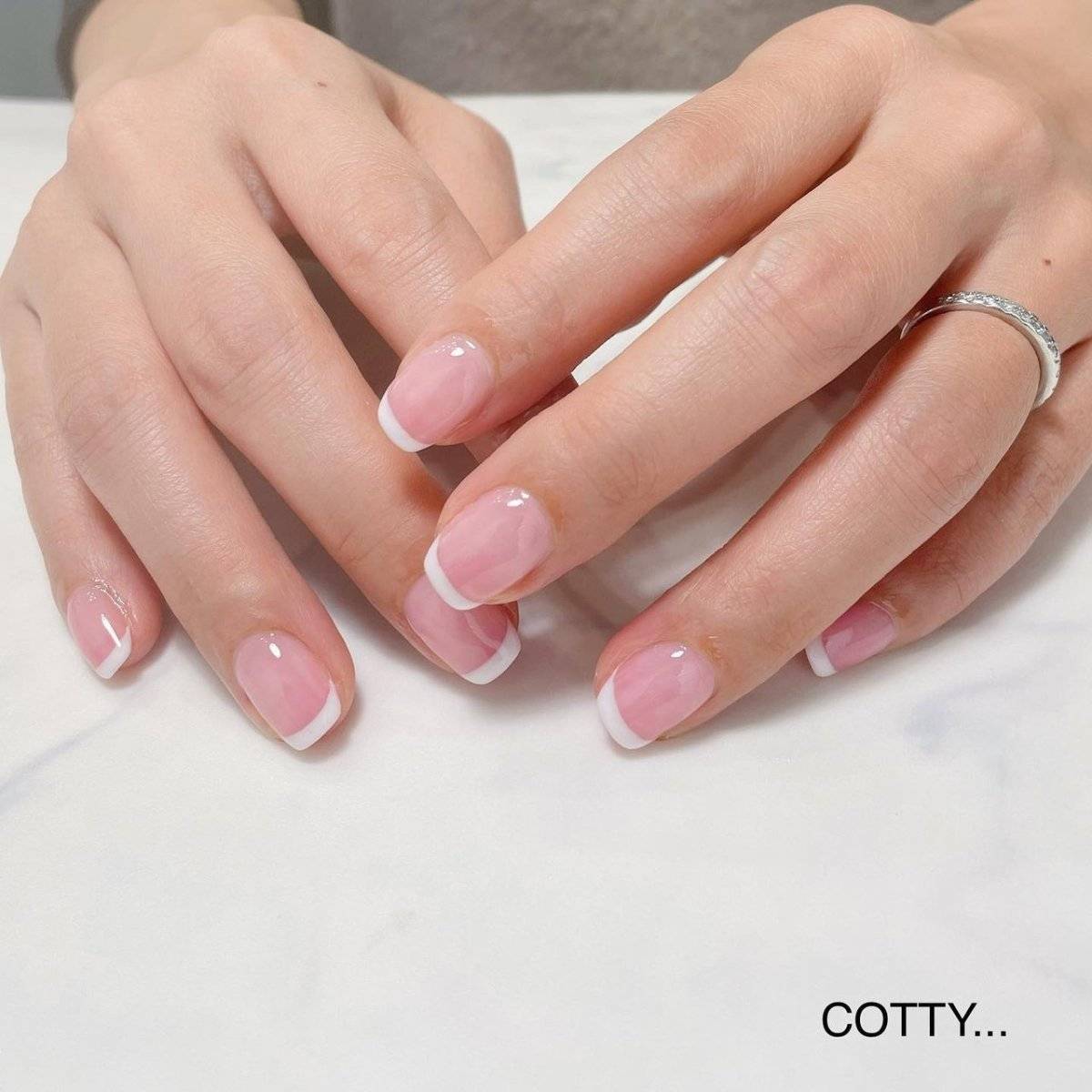 クリアピンクネイル