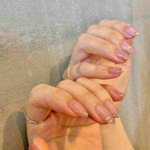 【2026年春】爪が伸びても気にならないよ。最新透け感ピンクネイル5選