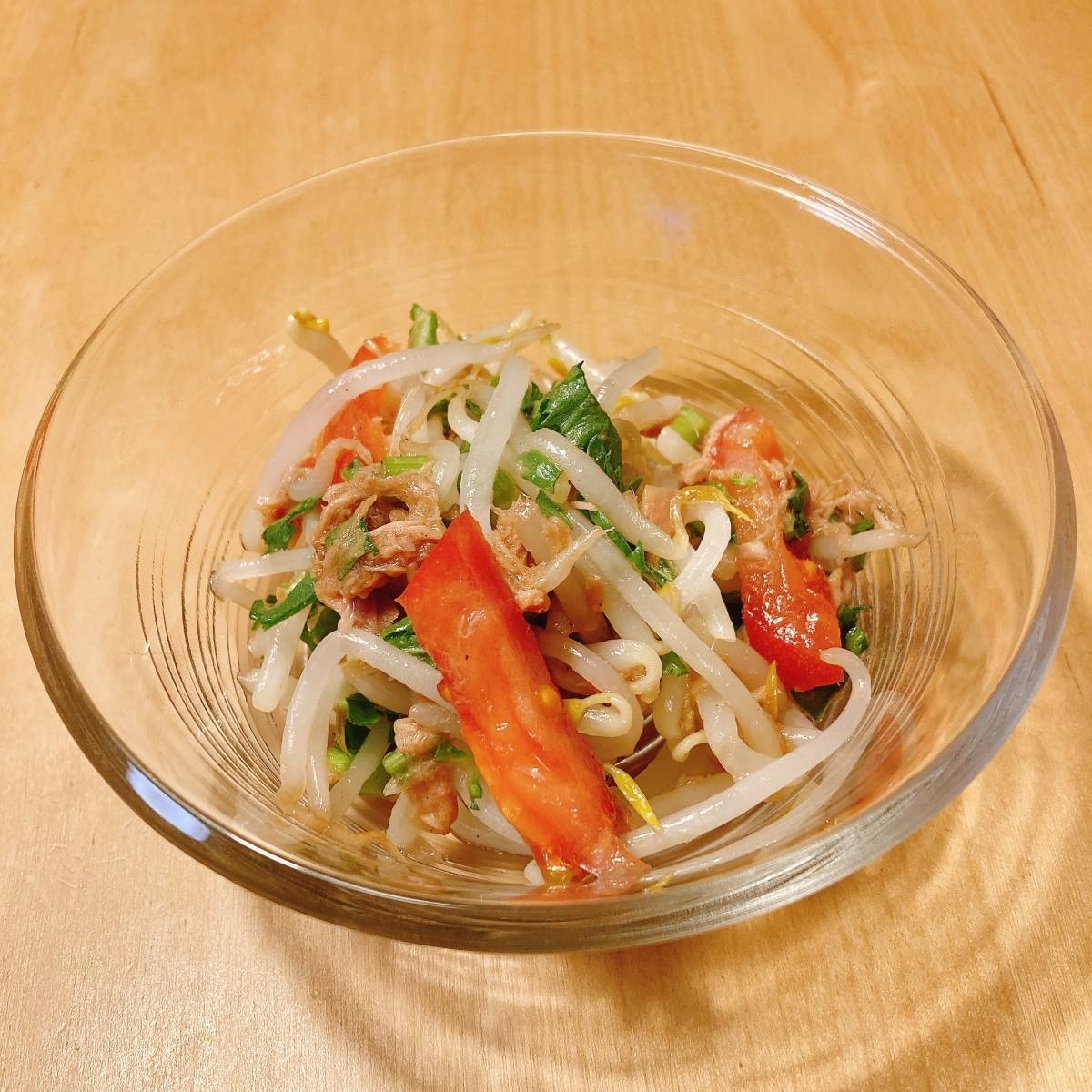 JAグループ公式の「もやしとパプリカわさび菜のツナドレッシングサラダ」のレシピ