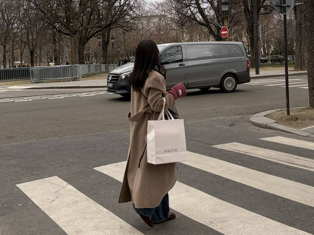 Polèneのバッグを購入