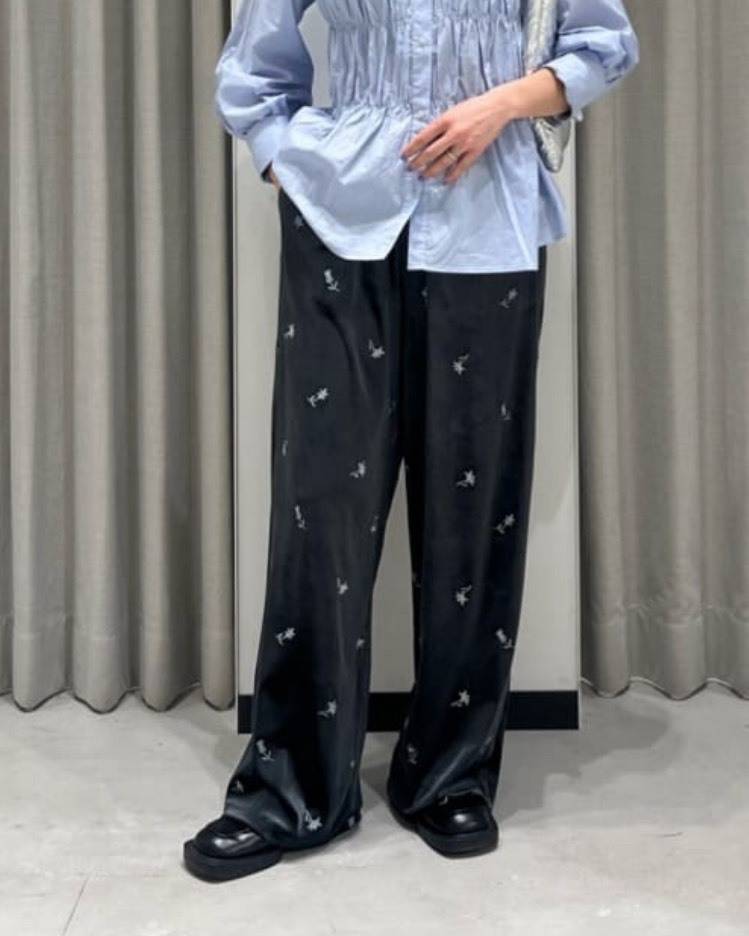 刺繍ベロアパンツ