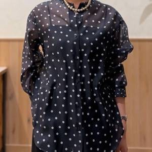 クラシカルなのに今っぽい。軽やか＆上品に決まる「ドットシアーブラウス」