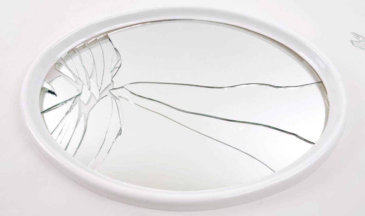 南東　人気運　下がる　鏡　割れた