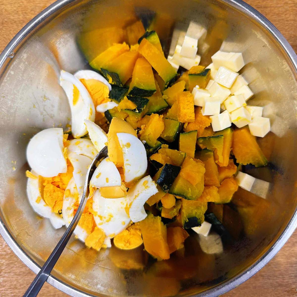 JA全農公式の「かぼちゃとたまごサラダ」のレシピ