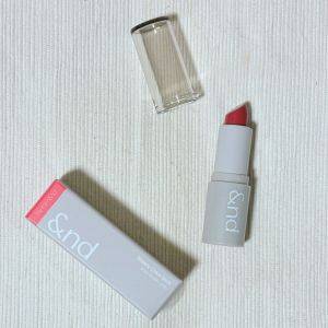 ひと塗りで圧倒的に垢抜ける……。大人気ブランドが手がける「超優秀リップ」