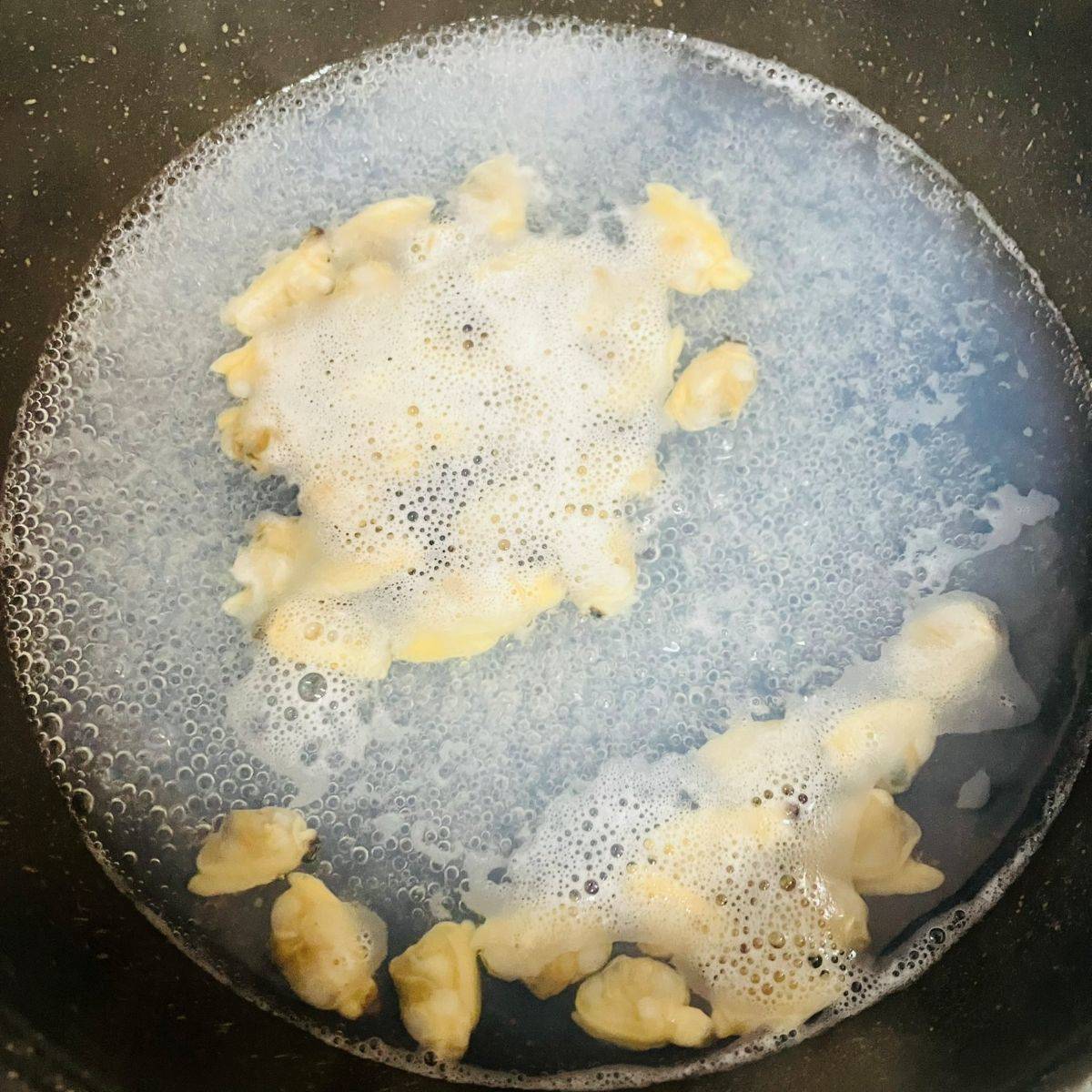 テーブルマーク公式の「あさりとクレソンの鍋うどん」のレシピ