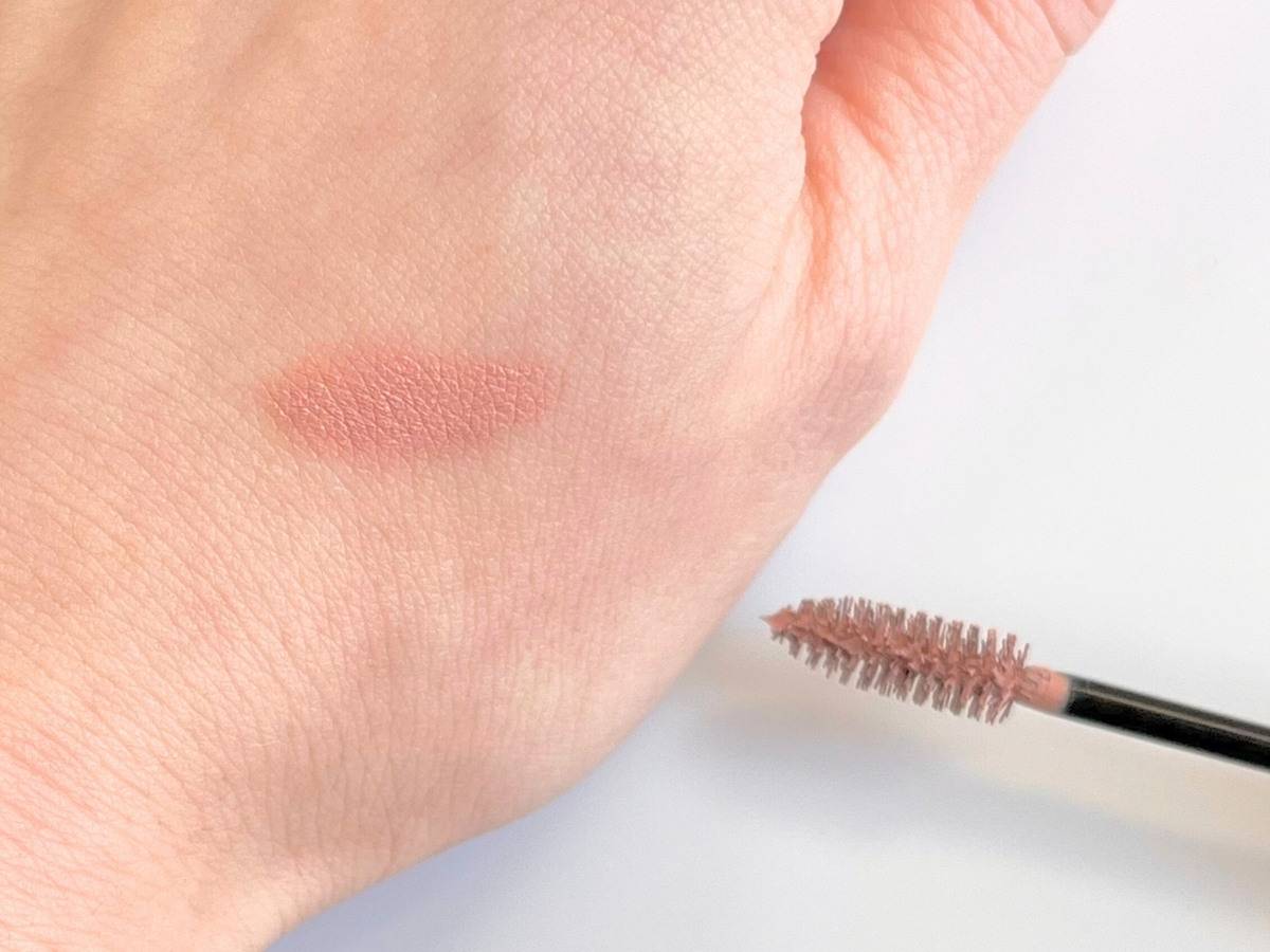 ロムアンド ハンオールブロウカラ 10ブロッサムグレーの色味