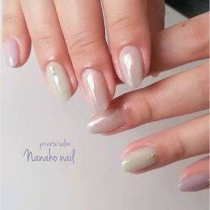  淡色ネイル 