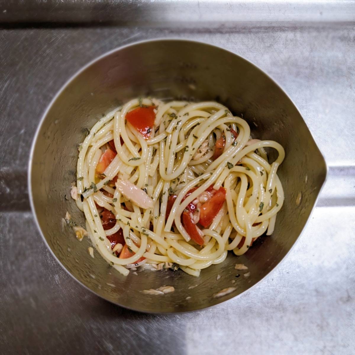 いなば公式の「トマトとツナの冷製パスタ」のレシピ