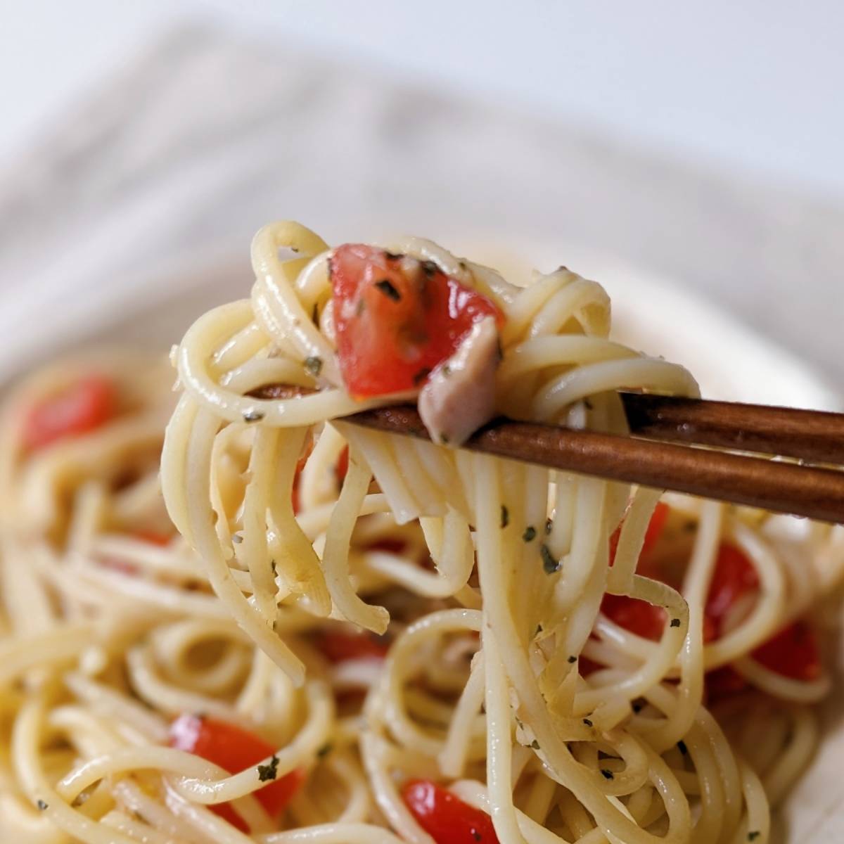 いなば公式の「トマトとツナの冷製パスタ」のレシピ