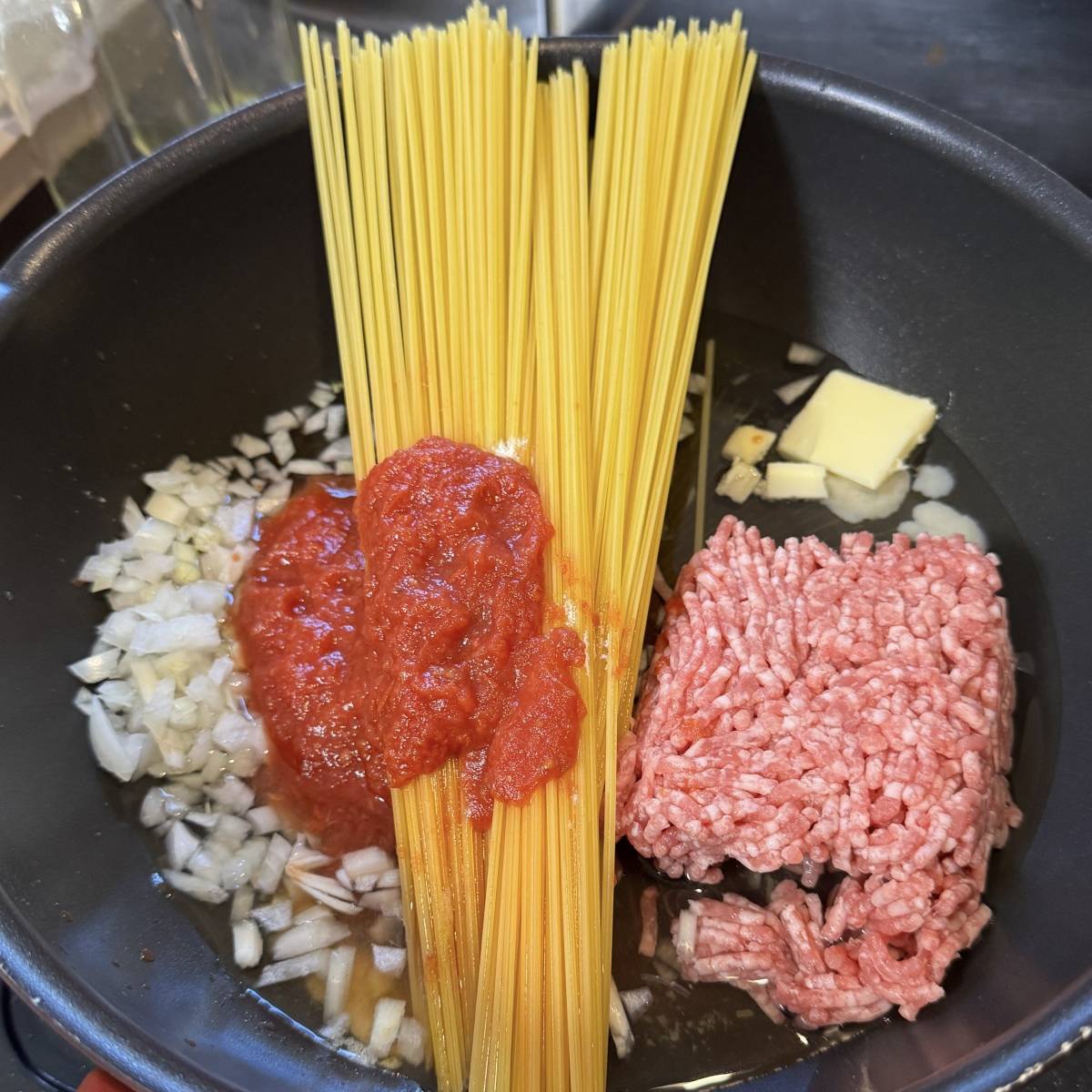 マ・マー公式の「ワンパンで簡単！絶品ボロネーゼ」のレシピ