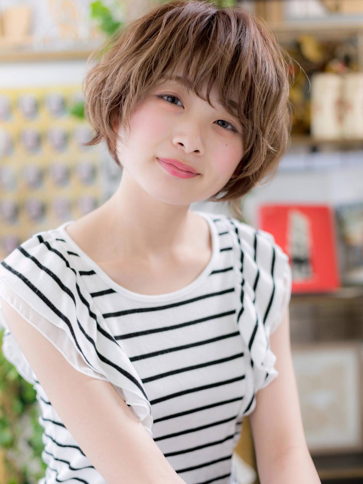 ふんわり立体感ショート