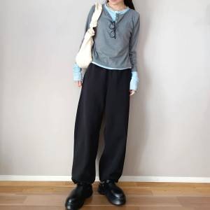 【2026年3月】センスいい人は、こう着る！黒パンツを使った大人コーデ5選