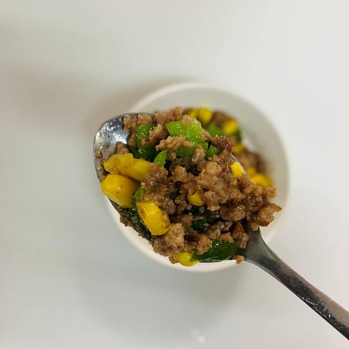 JAグループ公式の「にんじんとピーマンの肉味噌そぼろ」のレシピ