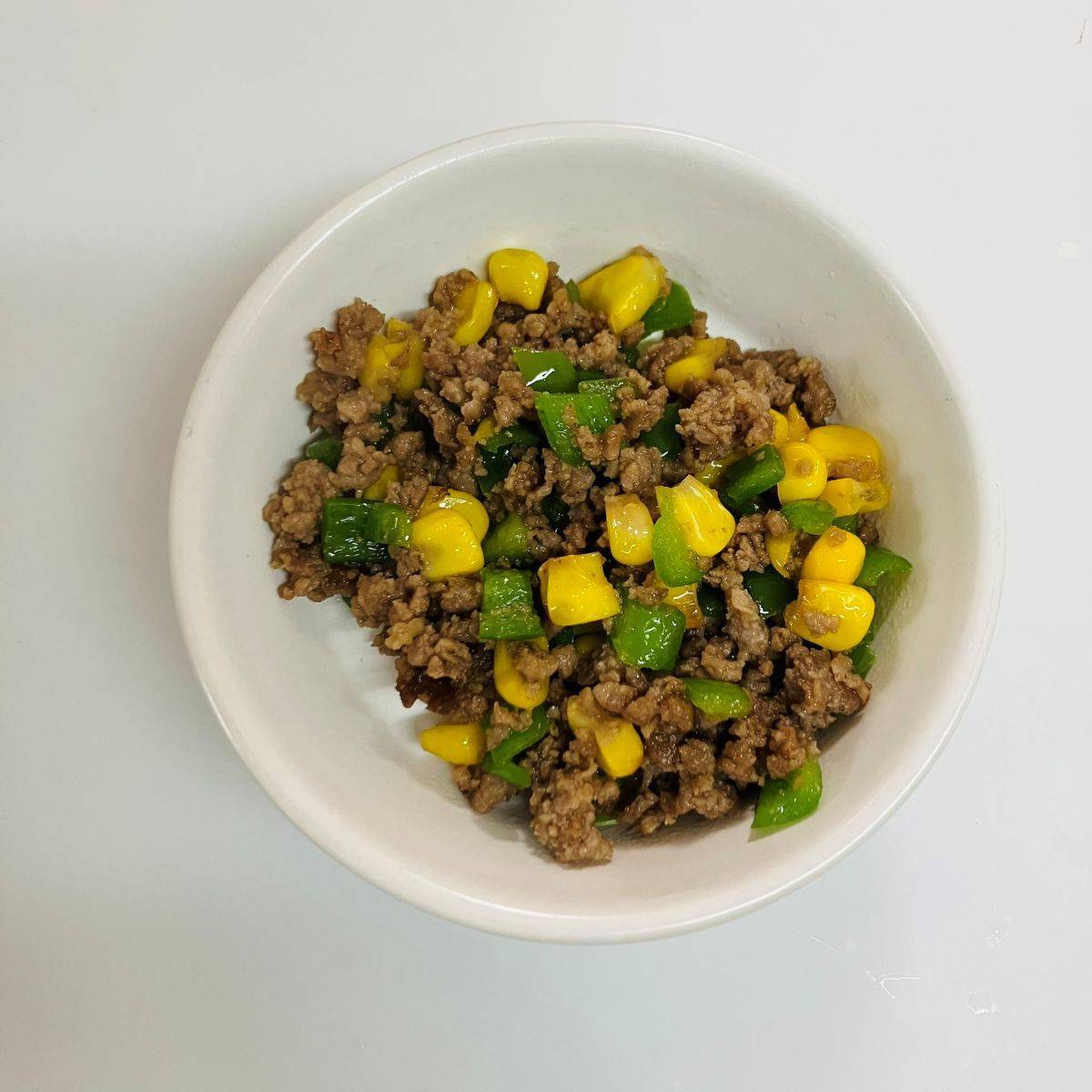 JAグループ公式の「にんじんとピーマンの肉味噌そぼろ」のレシピ