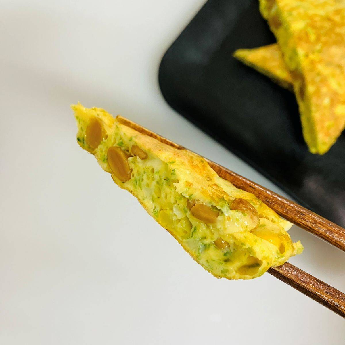 タカノフーズ公式の「まぜまぜ納豆オムレツ」のレシピ