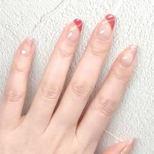 パール使いが今っぽい!不器用さん向け「斜めフレンチネイル」のやり方