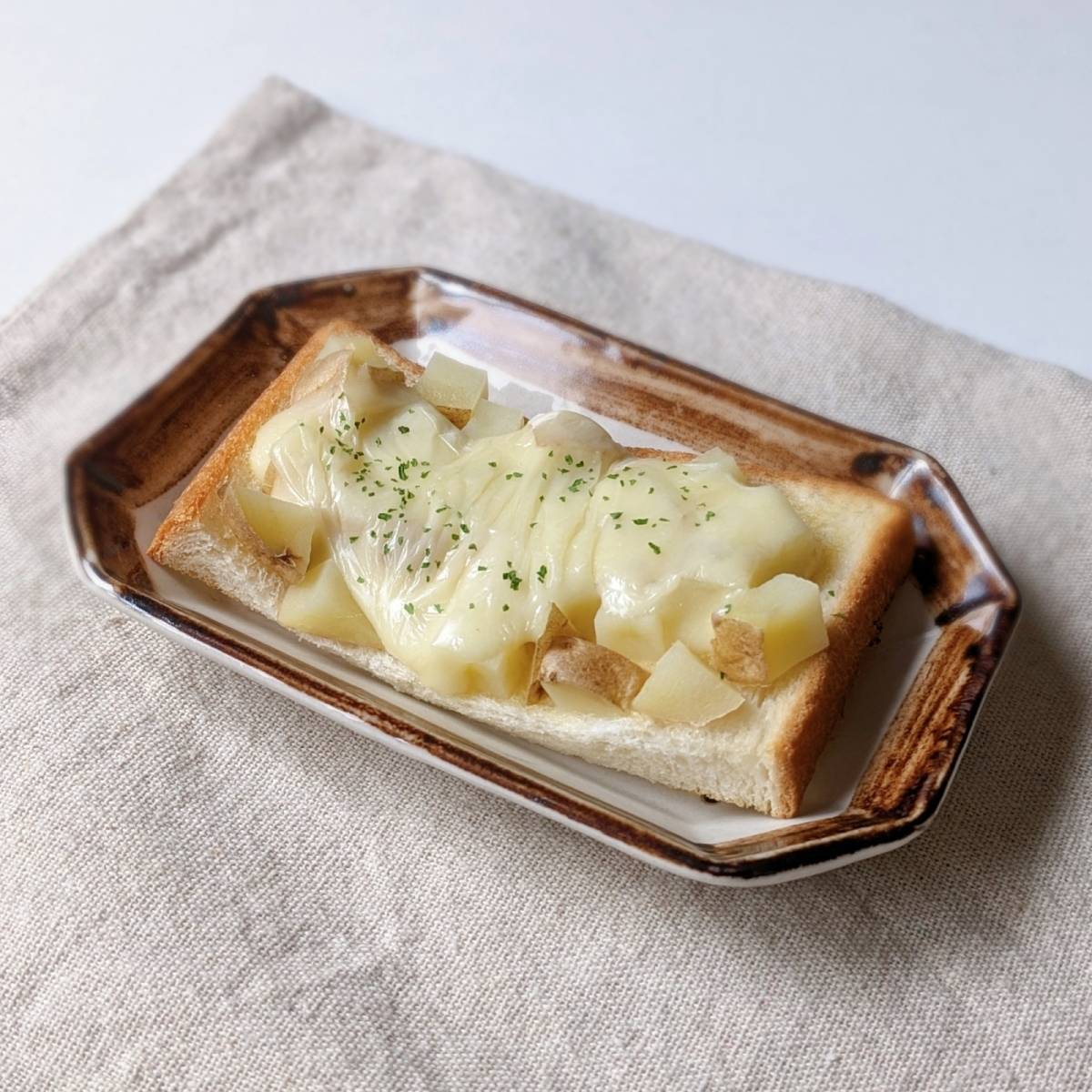 JAグループ公式の「ポテトチーズトースト」のレシピ