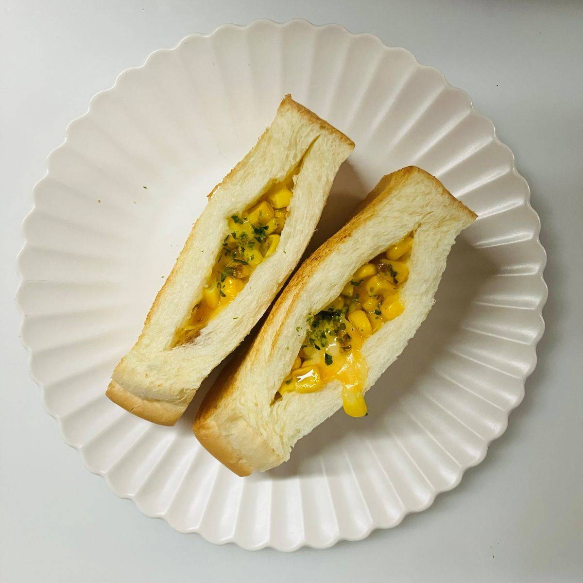 ヤマザキ公式の「とろーりチーズとコーンのポケットサンド」のレシピ