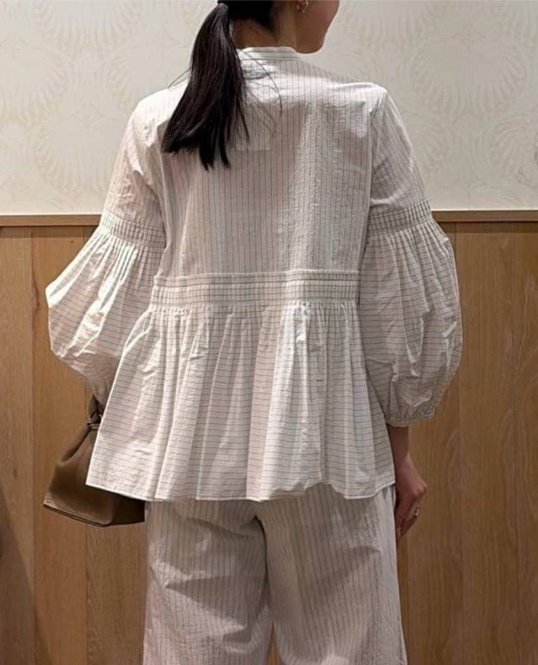 フリルブラウスコーデ