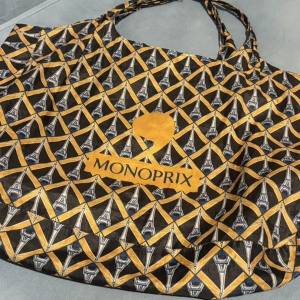 モノプリで一目惚れ♡パリらしさ満点の「エッフェル塔柄エコバッグ」愛用中