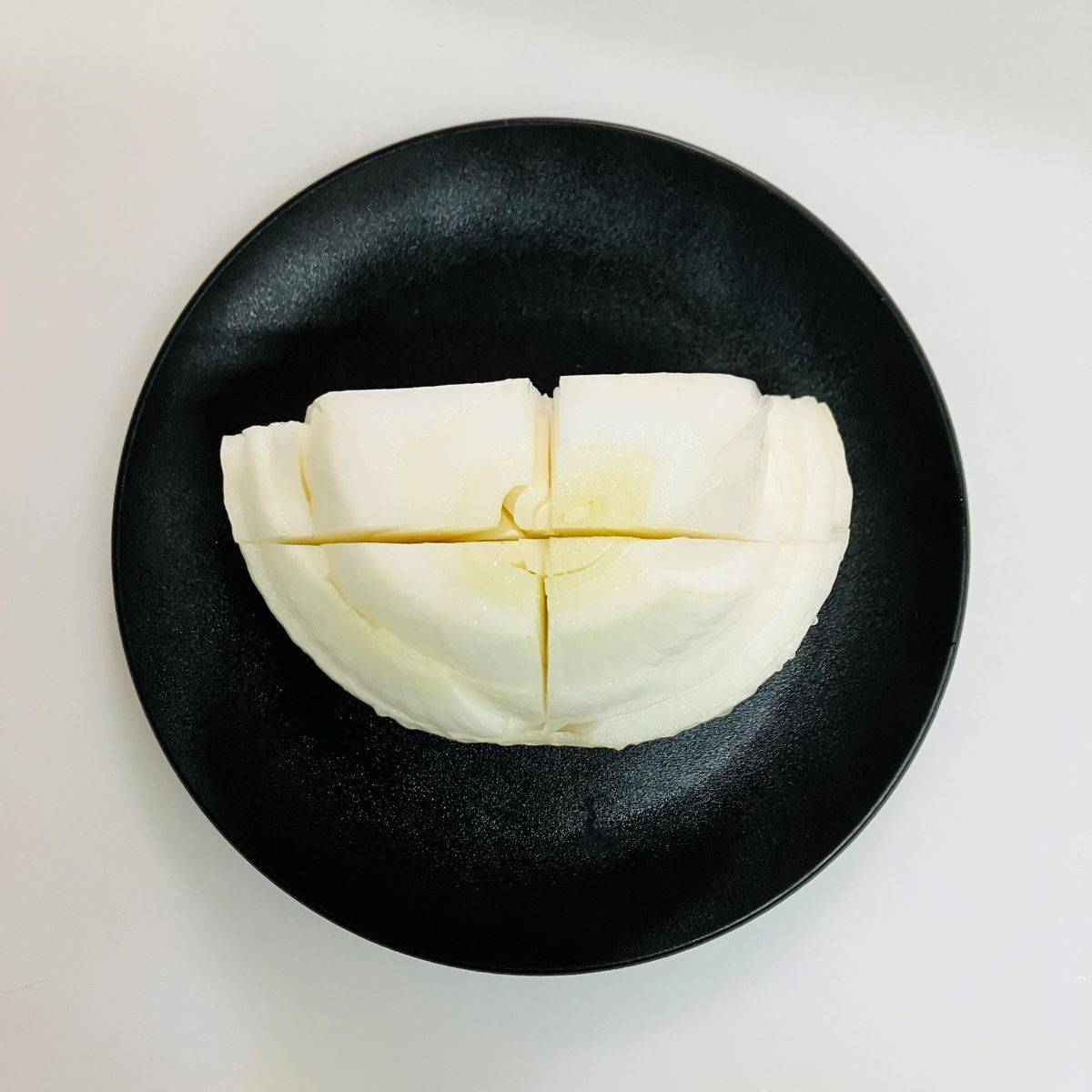 くらこん公式の「まるごと玉ねぎの塩こんぶマヨネーズ」のレシピ