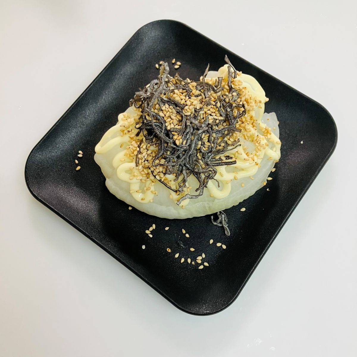 くらこん公式の「まるごと玉ねぎの塩こんぶマヨネーズ」のレシピ