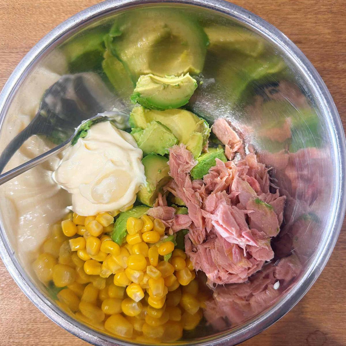 いなば公式の「アボカド×いなばライトツナ×コーン！濃厚アボカドグラタン」のレシピ