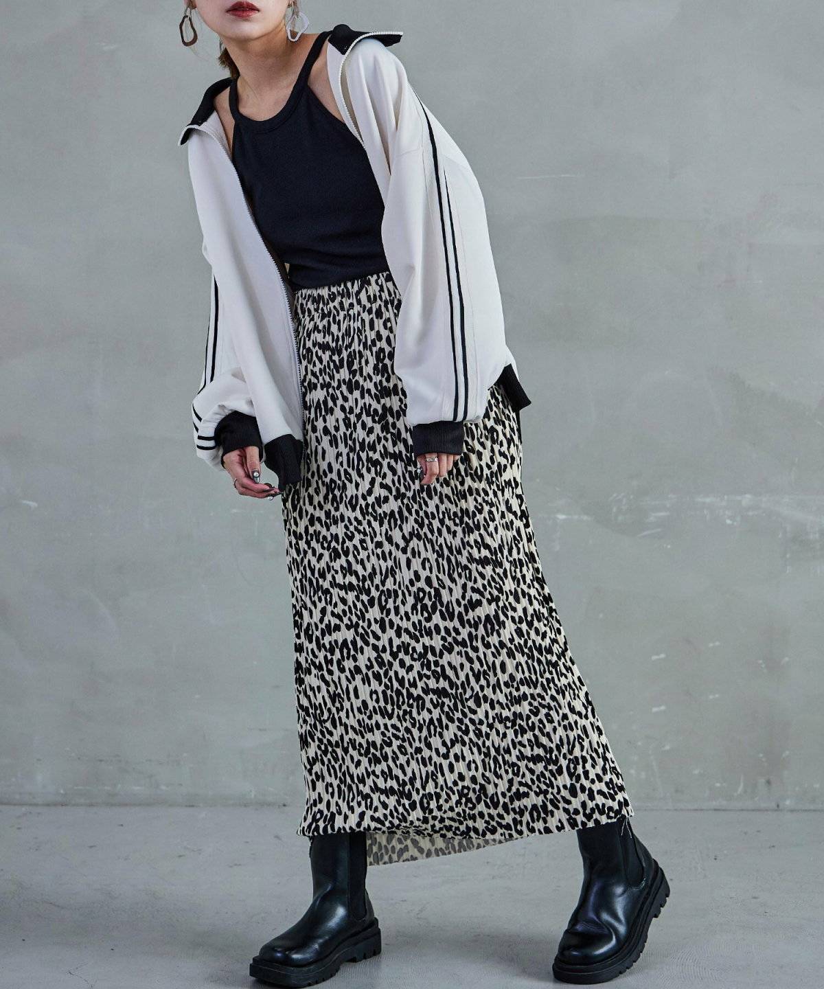 秋コーデの女性