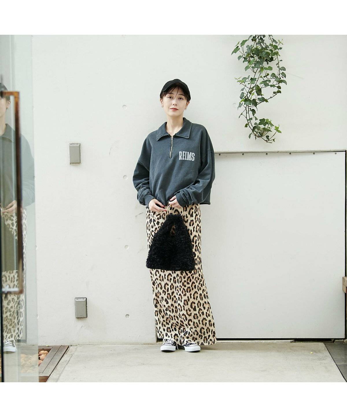 アニマル柄のスカートを使った大人可愛いコーデ