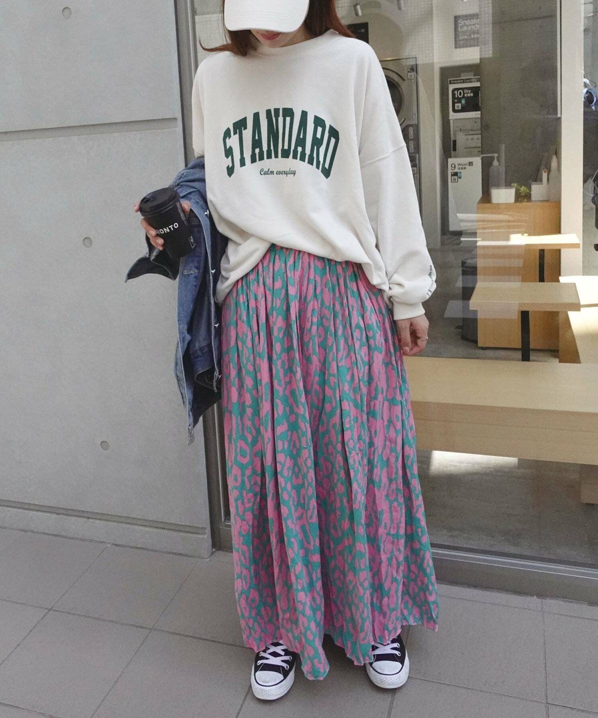 アニマル柄のスカートを使った大人可愛いコーデ